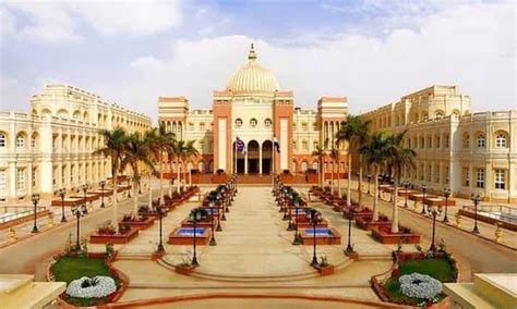 كيفية التقدم بطلب للحصول على منحة الجامعة البريطانية في مصر