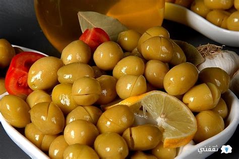 كيفية صنع ستة أنواع من الزيتون الأخضر المخلل باهظة الثمن كيفية صنع ستة أنواع من الزيتون الأخضر المخلل باهظة الثمن