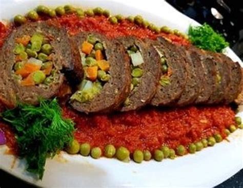 كيفية غمد اللحم المفروم بالخضروات
