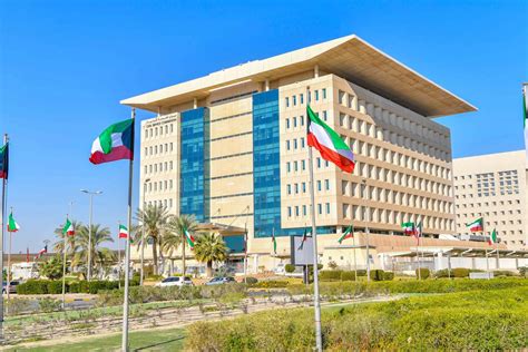 مؤهلات موظفي ادارة الدولة في جميع المناصب والمستويات المالية في الميزان النقدي