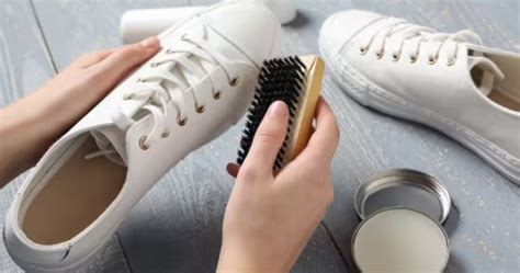 ماذا تحتاج لتنظيف الأحذية