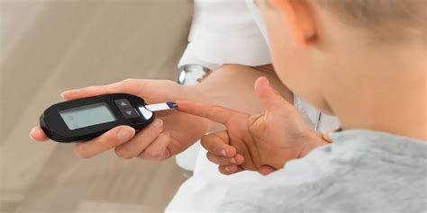 من الذي يصاب بالحماض الكيتوني السكري؟