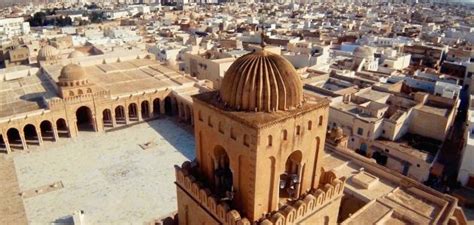 من الصحابي الذي بنى مدينة القيروان
