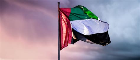 من صمم علم دولة الإمارات العربية المتحدة في أي سنة؟ من صمم علم دولة الإمارات العربية المتحدة في أي سنة؟