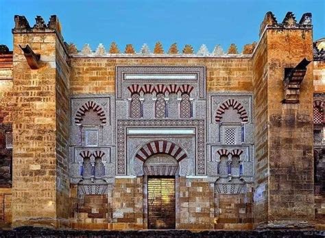 من هو الخليفة الأموي الذي فتح الأندلس؟