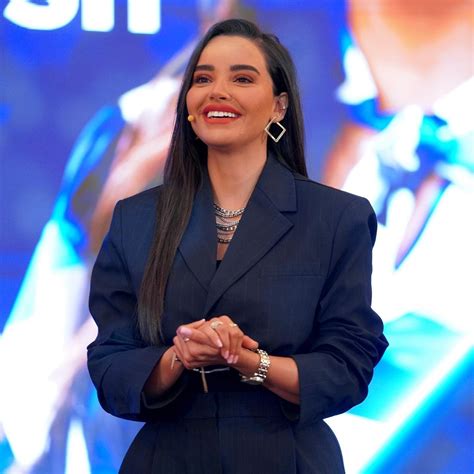 من هي المذيعة تغريد الحويش سيرة كاملة