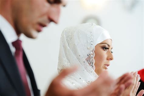 منع المرأة أو تأخير الزواج من رجال أكفاء يعني منع المرأة أو تأخير الزواج من رجال أكفاء يعني
