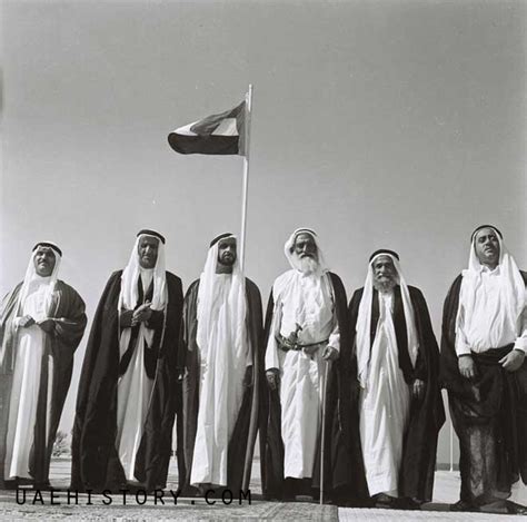 موضوع عن الإمارات، القديم والجديد، مليء بالعناصر