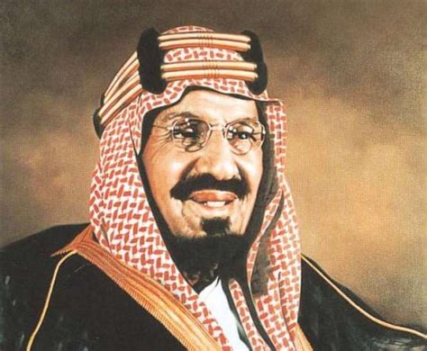 نشأ الملك عبد الله بن عبد العزيز في ظل رعاية والده الملك عبد العزيز مؤسس المملكة العربية السعودية، الذي نشأه جيدًا وأثر عليه بشكل كبير.  كنف “؟