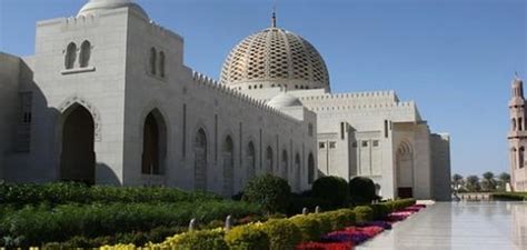 هل طالب أبو مسلم الخراساني بالدولة العباسية في خراسان؟