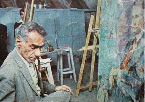 هو رائد الفن الحديث واستخدم الألوان السوداء السميكة في لوحاته واستكشف الطبيعة بالأسطوانات والدوائر.  حلول الكتاب