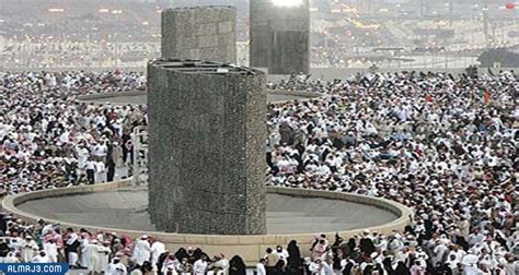 يبدأ محرم التلبية من وقت الإحرام إلى رمي الجمرة الأولى، “العقبة جمرات”، يوم الذبيحة بالحصاة الأولى.