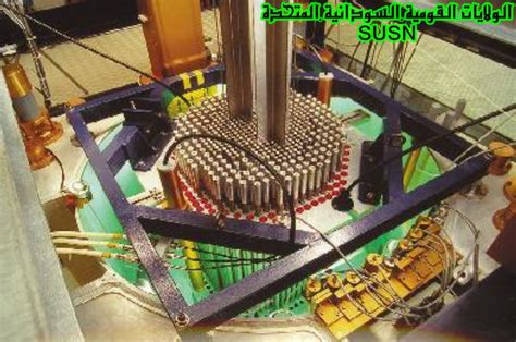 يزيد الوسيط في مفاعل الانشطار من سرعة النيوترونات، سواء أكان ذلك صحيحًا أم خاطئًا