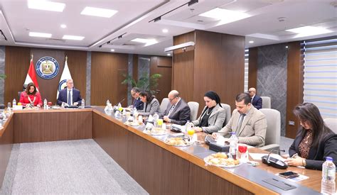 يمثل مجلس إدارة الهيئة المصرية العامة للبترول برئاسة وزير البترول وبدعم من كل من