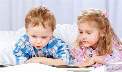 يمكن اكتساب القوالب النمطية من قبل شخص من المجتمع أو من وسائل الإعلام وتصبح راسخة عندما ينقلها الأفراد دون وعي منهم
