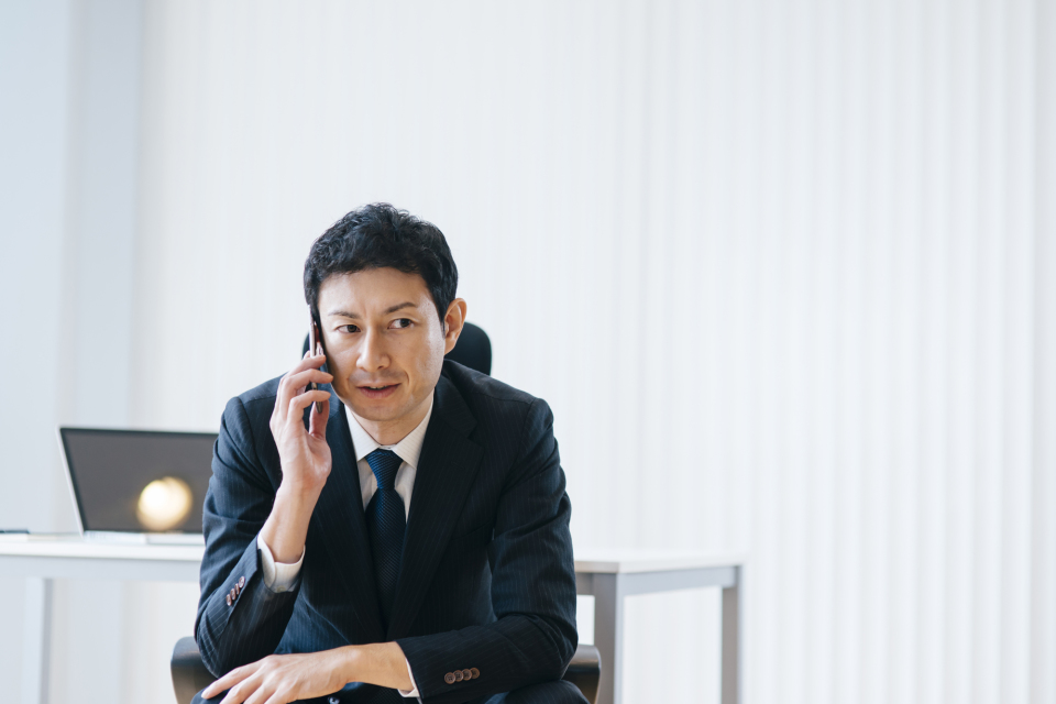 【会社を休むときのメール・電話の仕方】やむを得ない事情を上司に連絡する際のマナー UNOTE[ユーノート