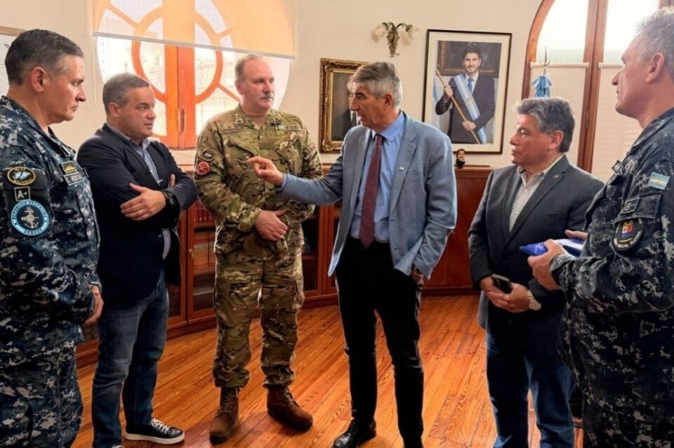 Autoridades de la Armada.jpeg Autoridades de la Armada.jpeg
