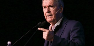 Schiaretti pide la renuncia de Adorni como jefe de Gabinete