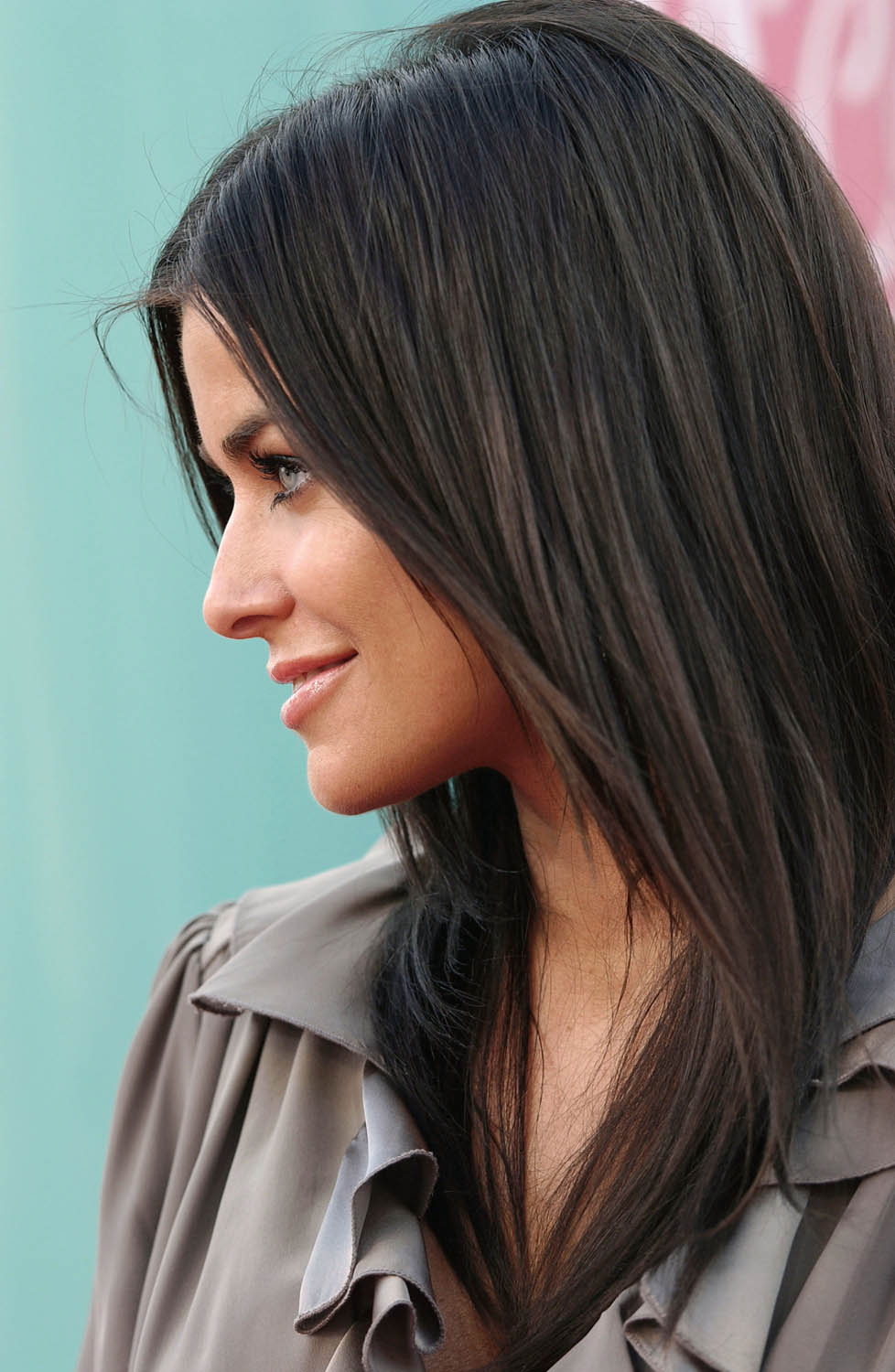 Pictures of Carmen Electra in black hair picture uploaded by