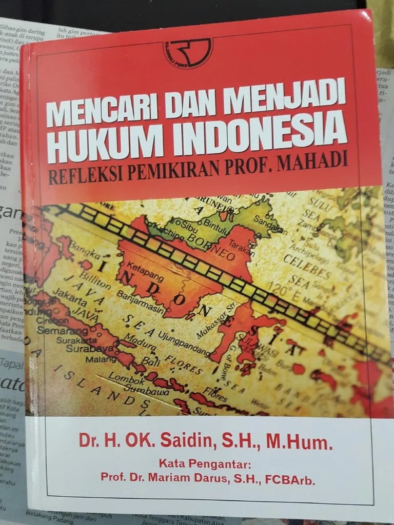 Mencari Dan Menjadi Hukum | PDF