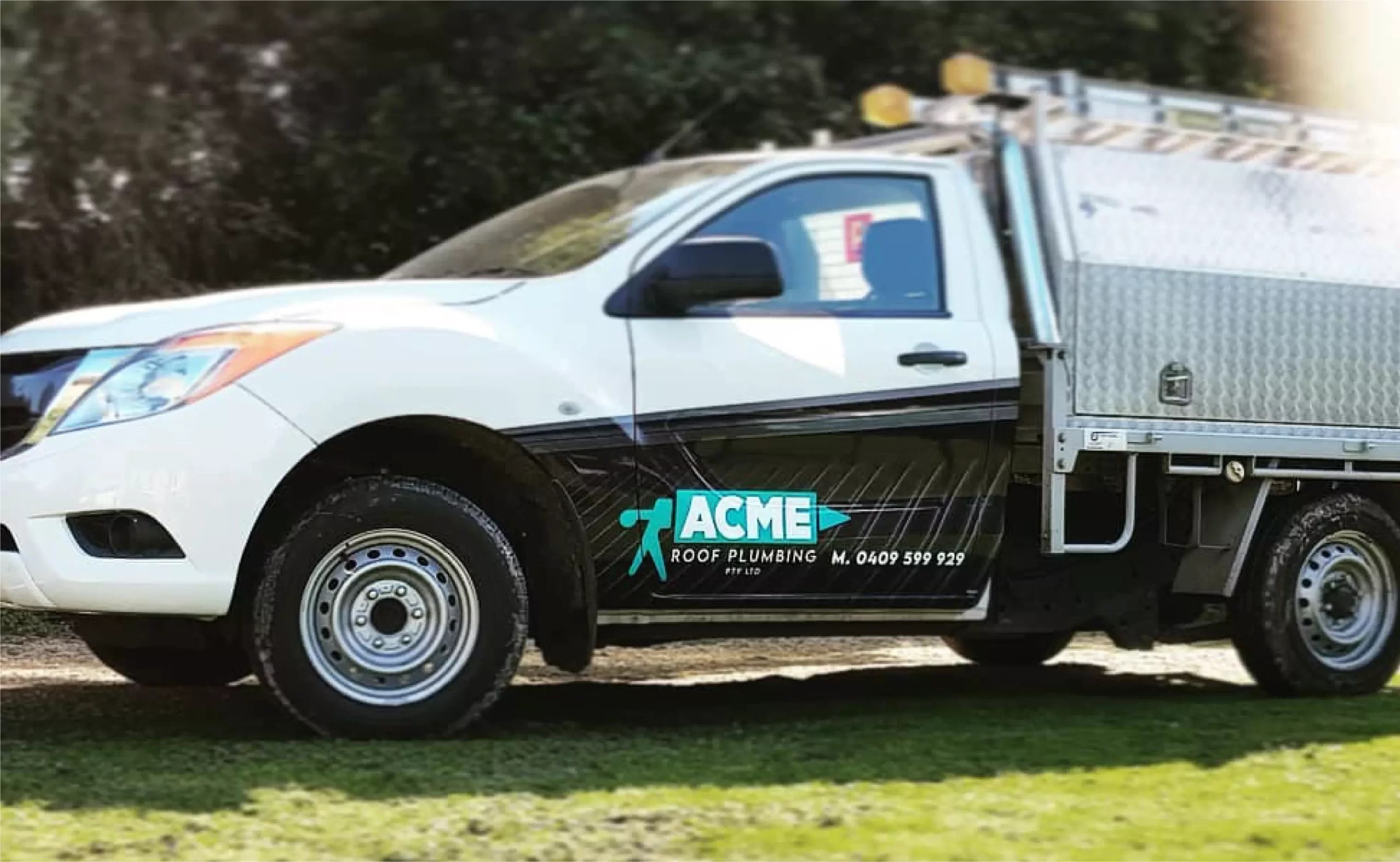 ACME Roof Plumbing Immaculate signs