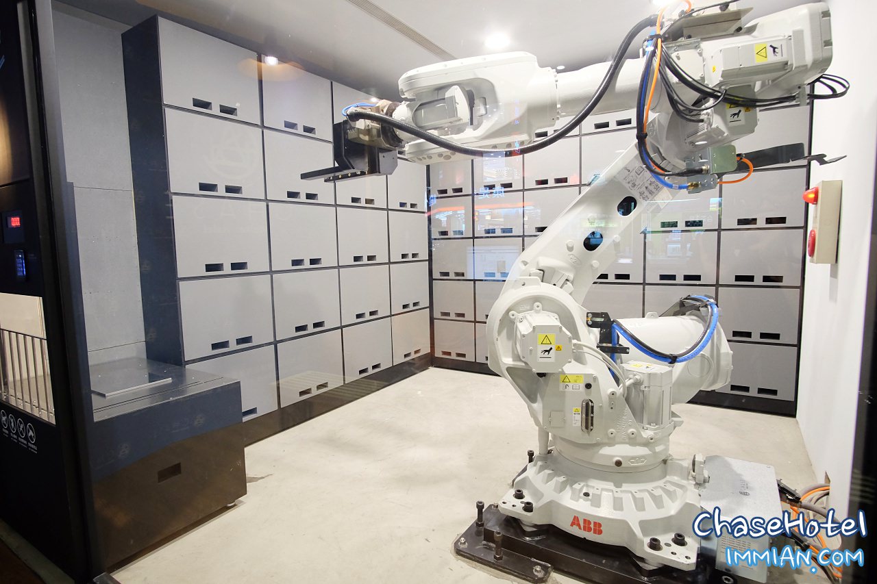台中住宿，鵲絲旅店 Chase Hotel，有機器人手臂的無人飯店