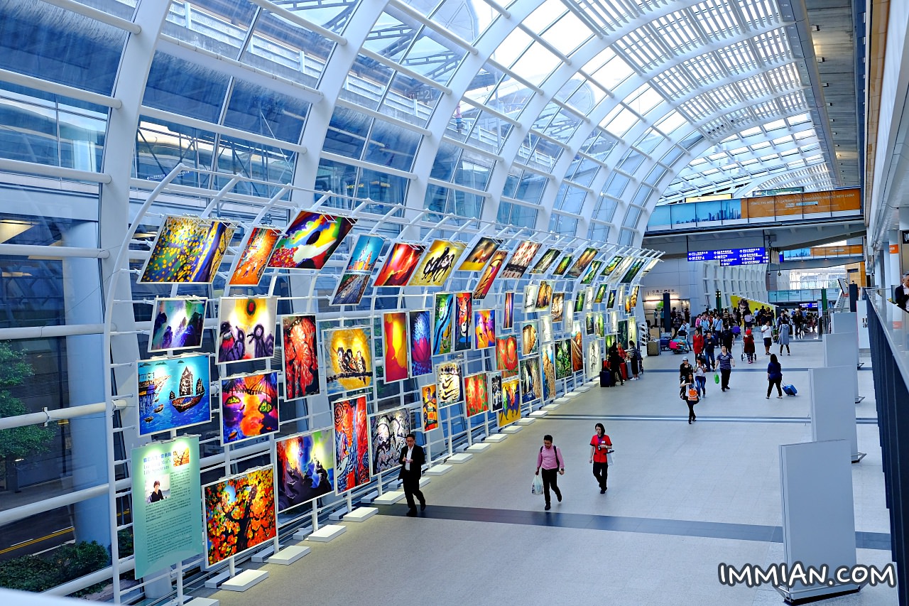 香港機場到市區交通最推薦！機場快線到中環 24 分鐘抵達