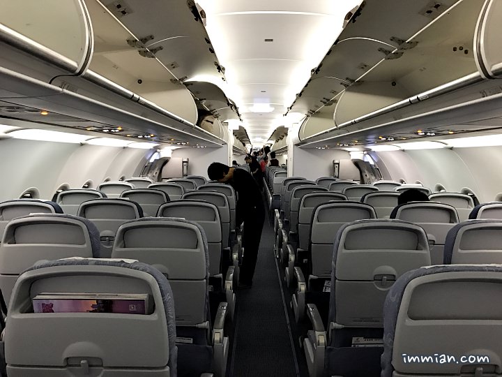 中國國際航空，桃園飛北京 CA190，建議提早登機、上機前先吃飽