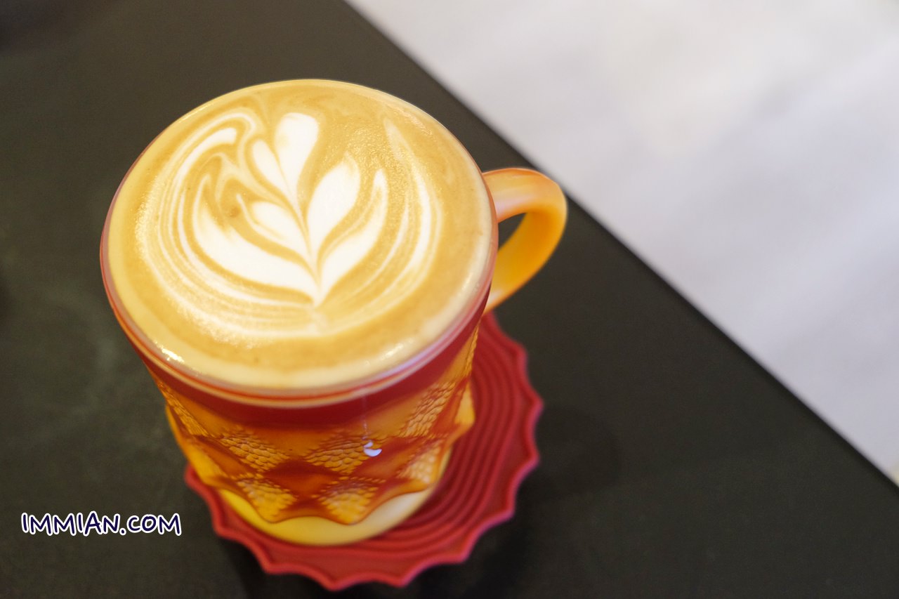 德佈咖啡 Debut Café，忠孝新生，有甘蔗、芭樂、桂花釀拿鐵的特別咖啡廳