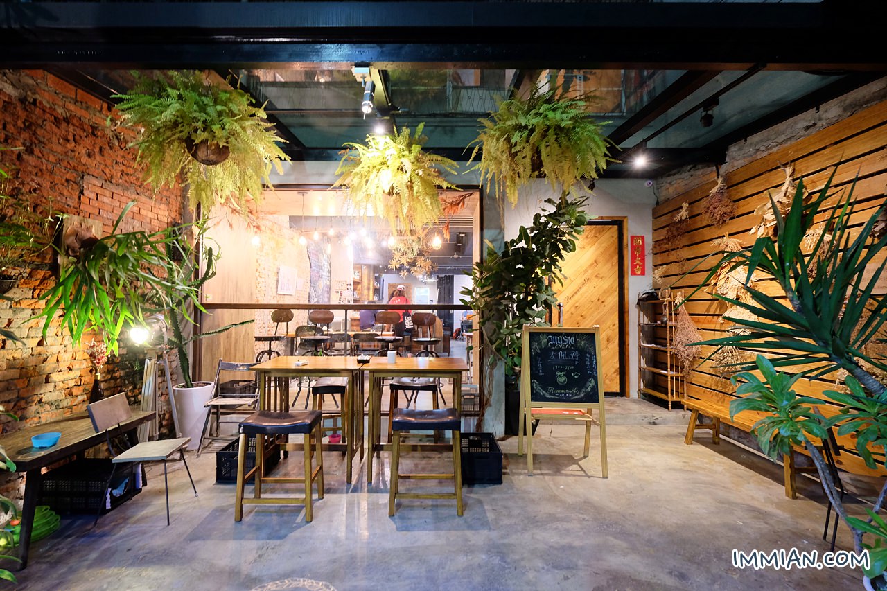 記得我咖啡，小巨蛋站，開到深夜兩點的音樂咖啡廳