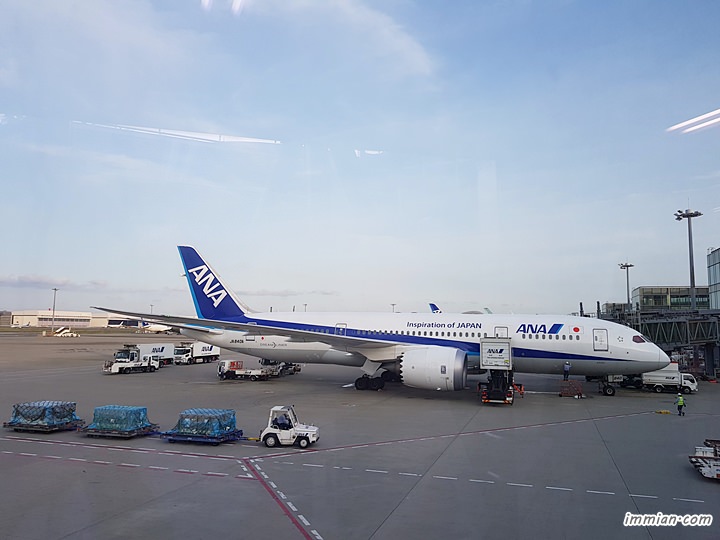 全日空 ANA，松山飛羽田 NH852， B787 搭機初體驗、會變色的飛機窗戶好好玩