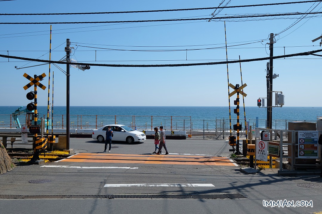 超懷舊之旅！海天一線的鎌倉高校前駅散步，灌籃高手電車鐵軌背影必拍