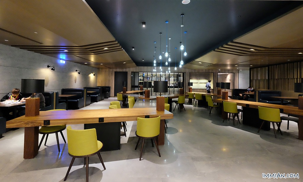 搭廉航出國必去！桃園機場第一航廈免費休息室、可睡可充電的好地方