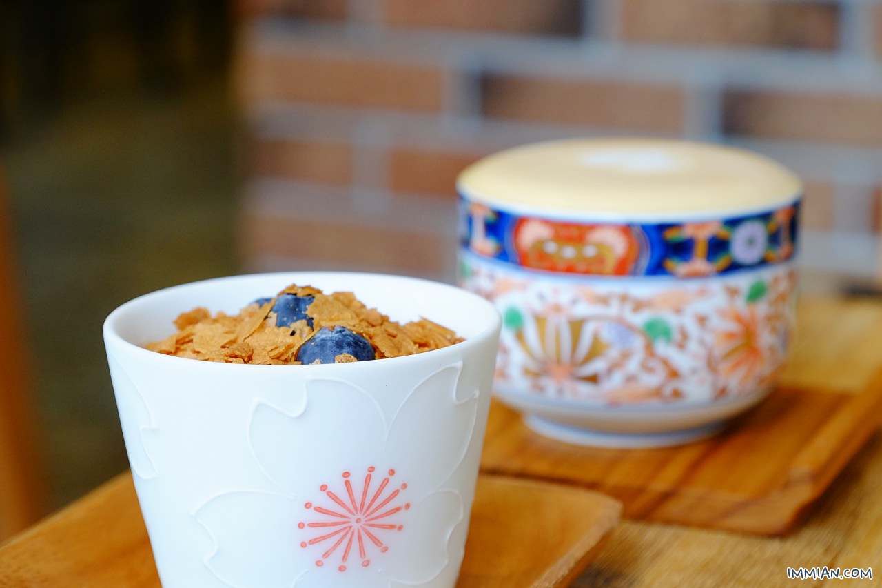 巢 nido，信義區市政府站，位在二樓、採光很棒、開到半夜的咖啡甜點店