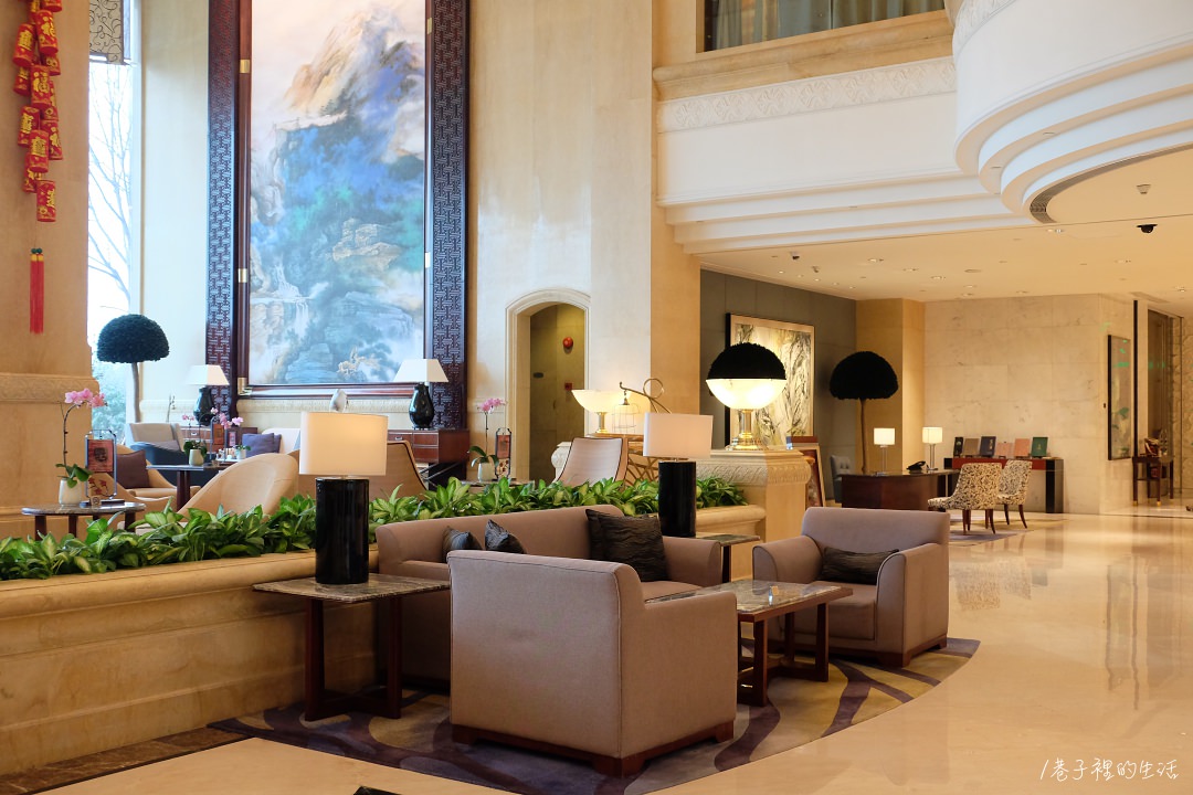 上海住宿，浦東香格里拉酒店，旁邊就是東方明珠、還能看到黃浦江