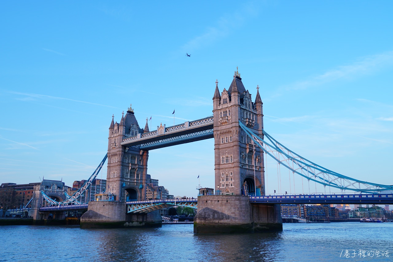 倫敦旅遊，英國必去的倫敦塔橋，可看整段泰晤士河、夕陽美翻天