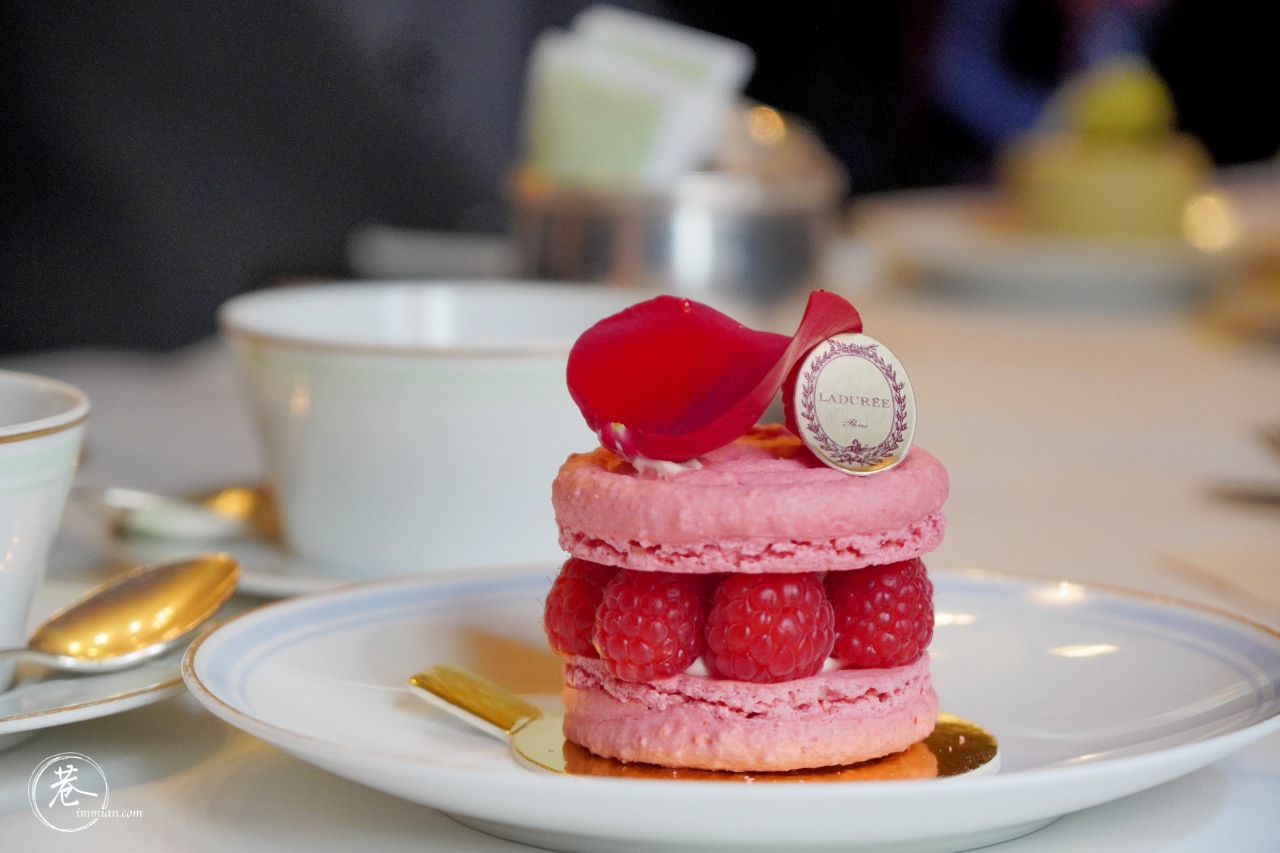【法國甜點】不只有馬卡龍的百年老店 Laduree 香榭大道店，開心果蛋糕超好吃