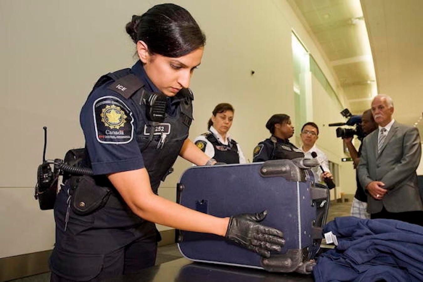 Canada Immigration Check Know Here What Happens At Airport