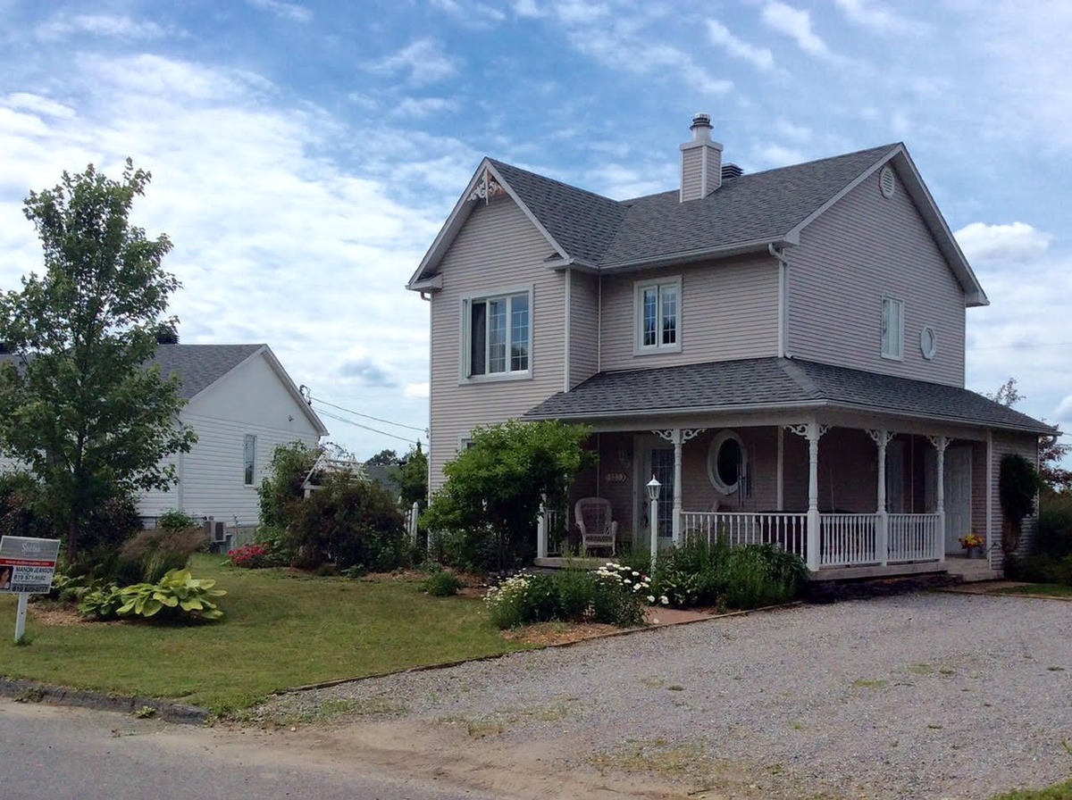Maison à étages à vendre à Valcourt Ville, Estrie Sutton Québec