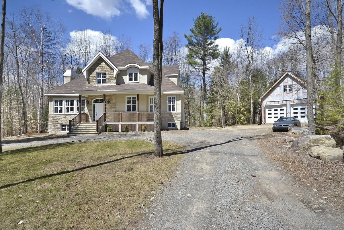 Maison à un étage et demi à vendre à SainteSophie, Laurentides