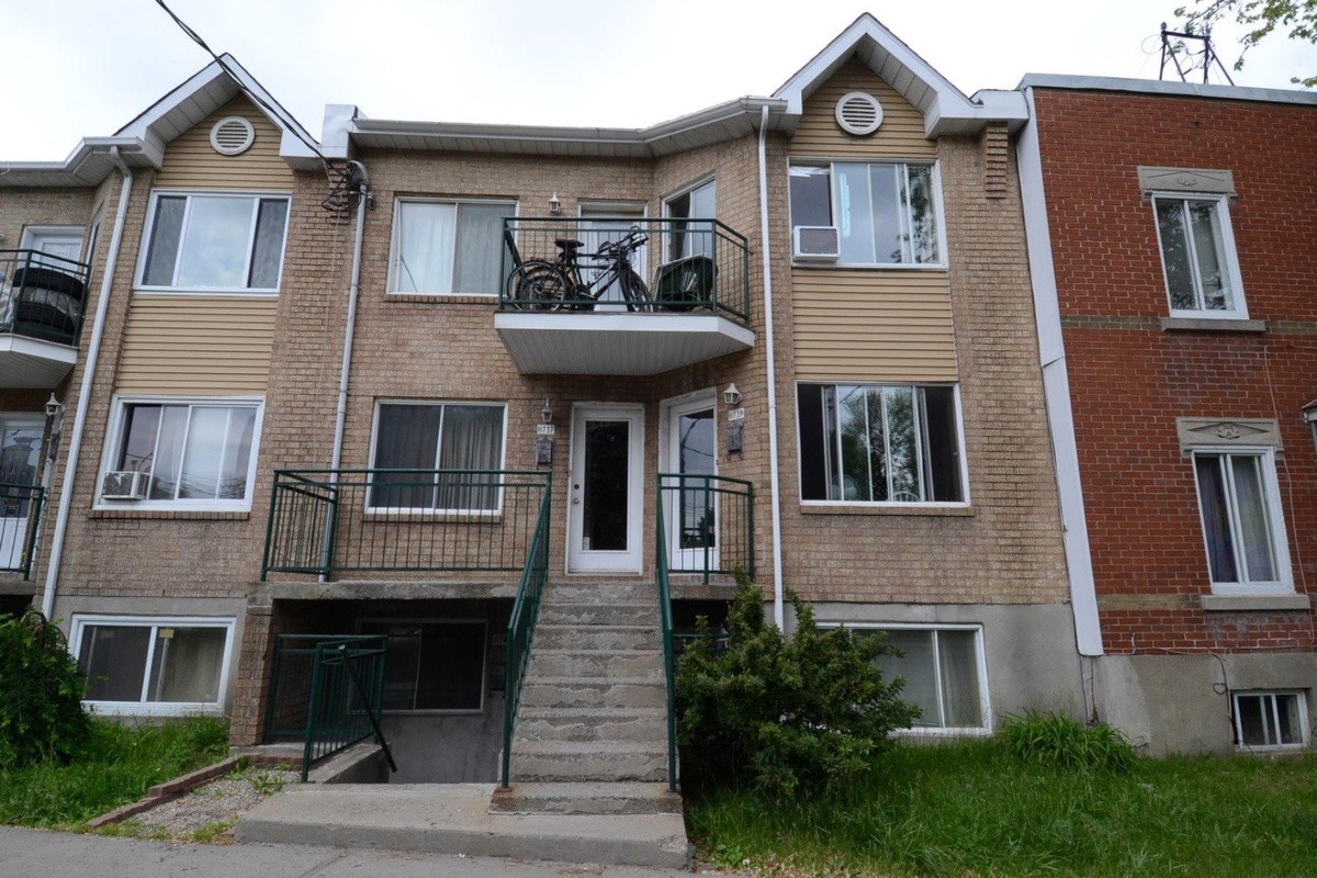 Triplex à vendre à RivièredesPrairies/PointeauxTrembles (Montréal