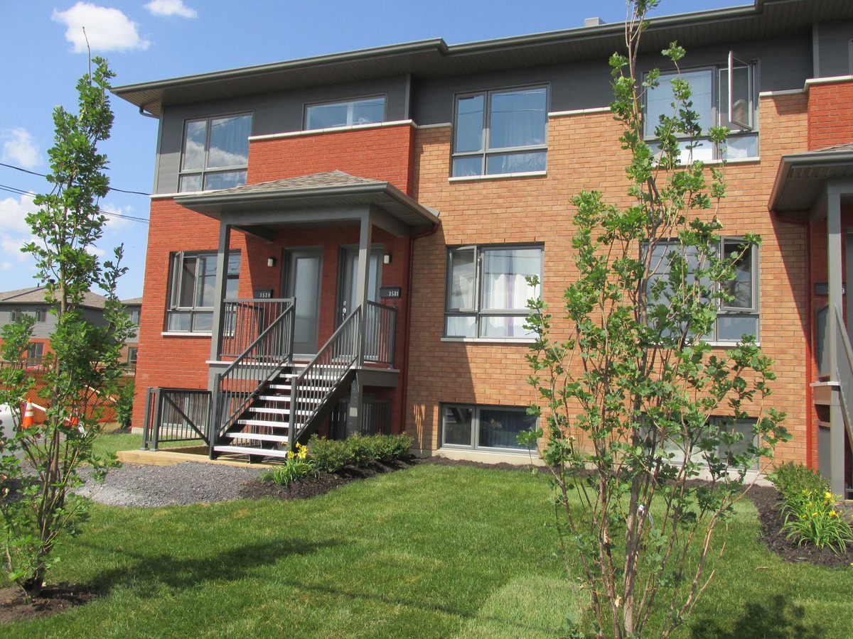Triplex à vendre à SaintHubert (Longueuil), Montérégie Sutton Québec