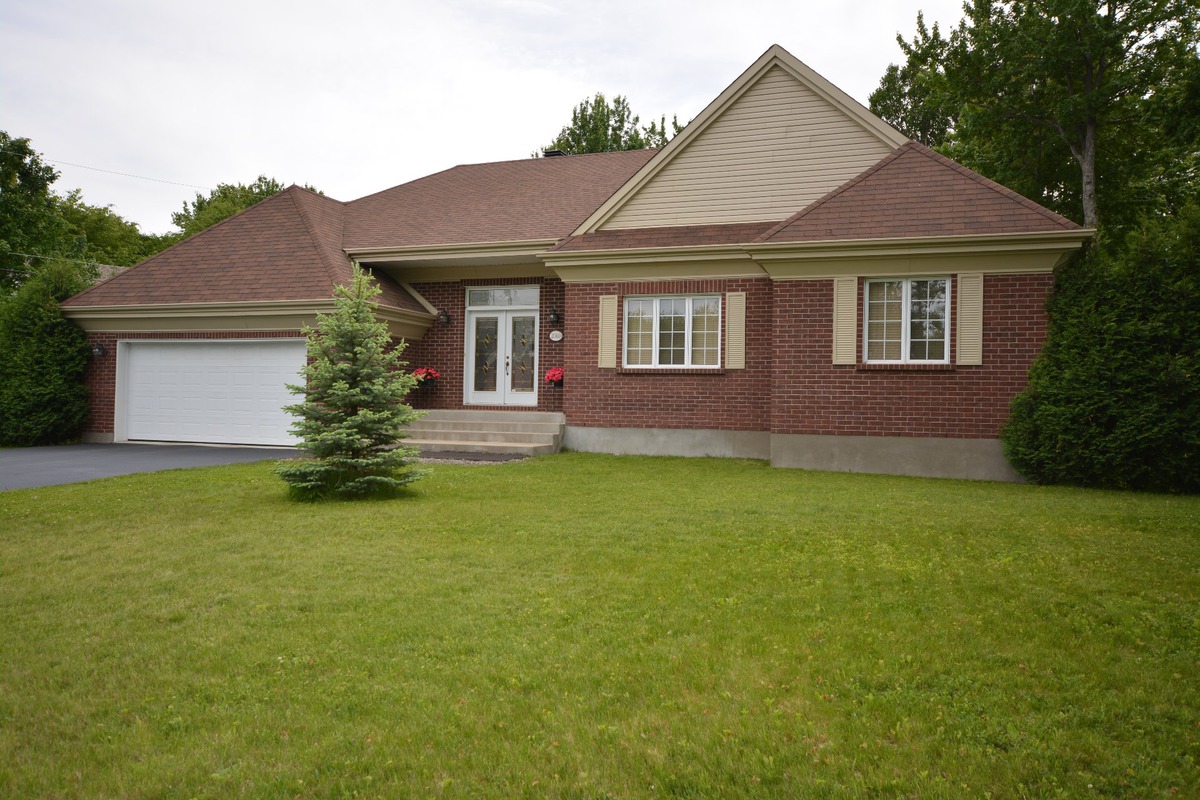 Maison de plainpied à vendre à SaintLazare, Montérégie Sutton Québec