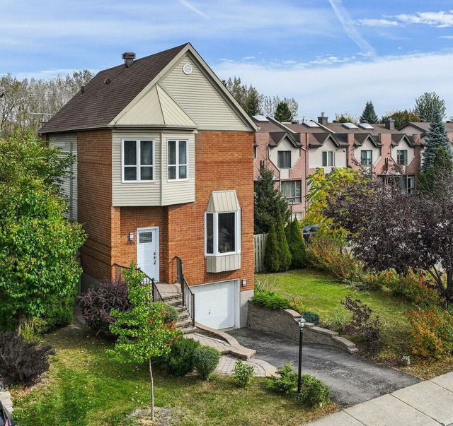 Maison à étages à vendre 6902 Av. LionelDaunais Montréal (Anjou)