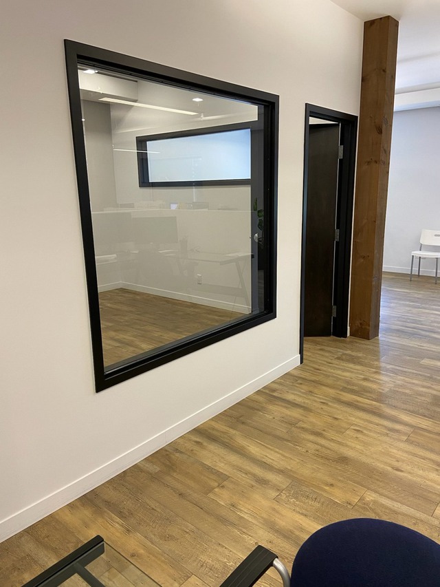 Location d'espace commercial/Bureau à louer 100 Boul. Harwood