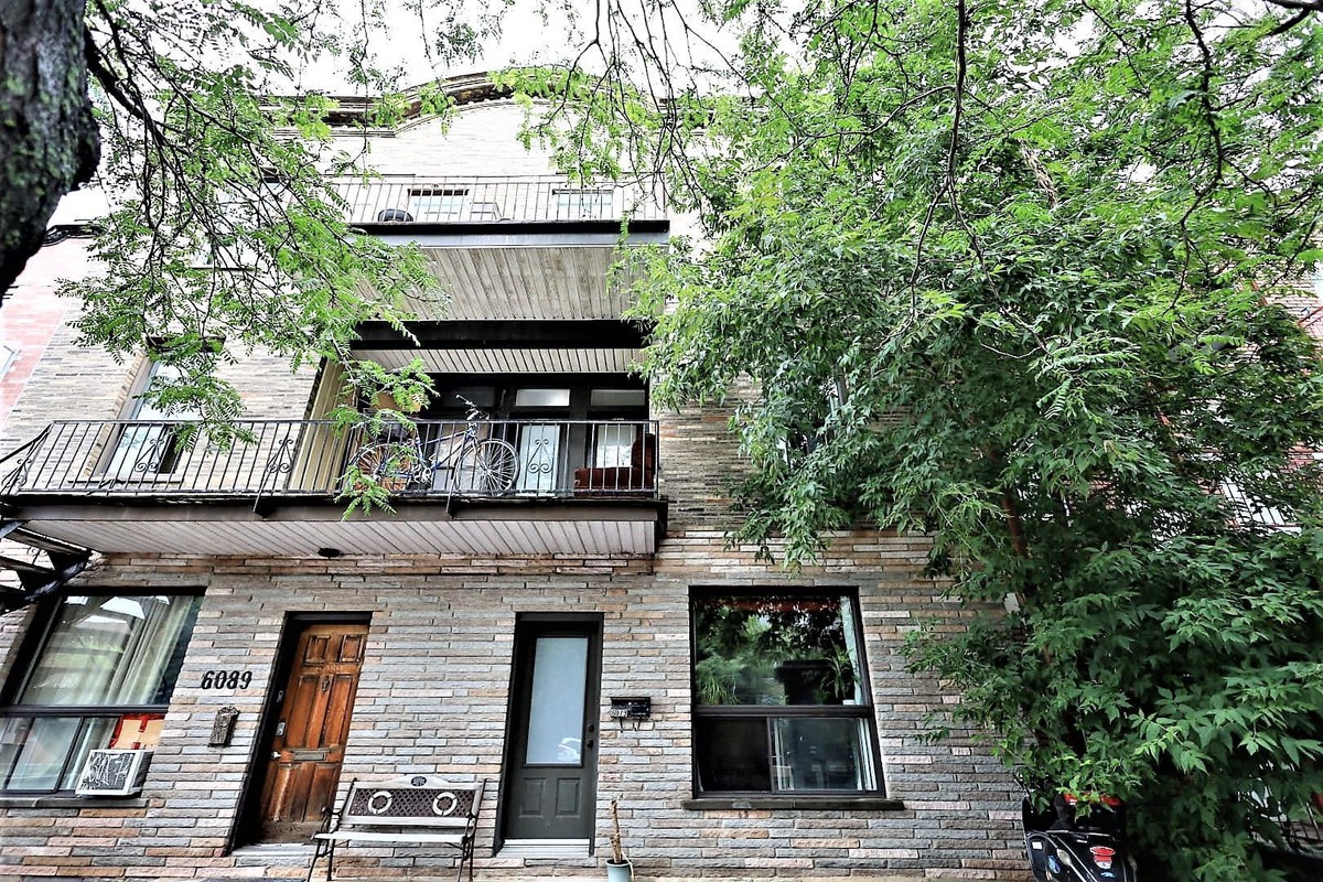 Triplex for sale 6079 6083 Av. du Parc Montréal (Le PlateauMontRoyal)