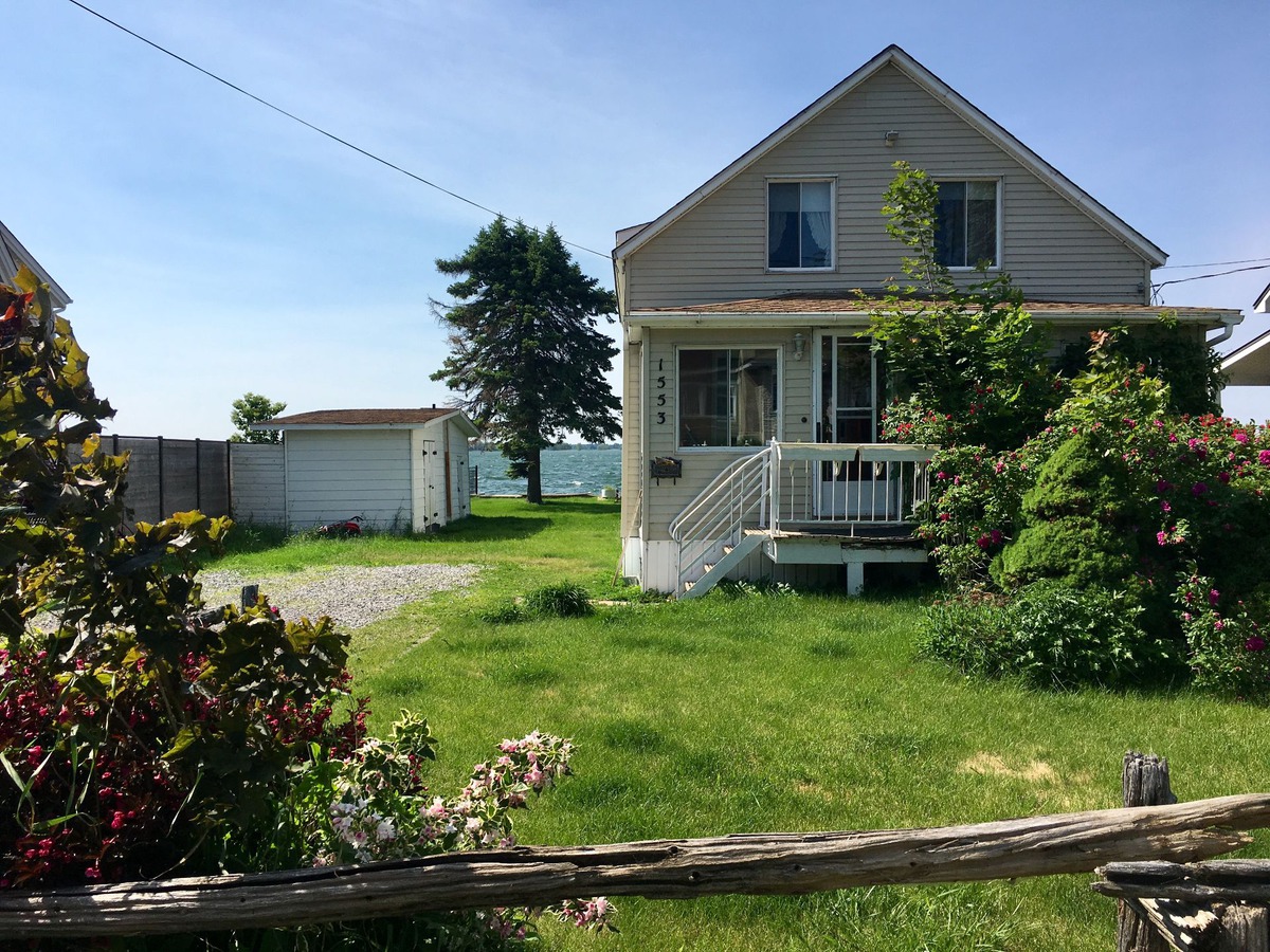 Maison à étages à vendre 1553 Ch. du LacStLouis Léry