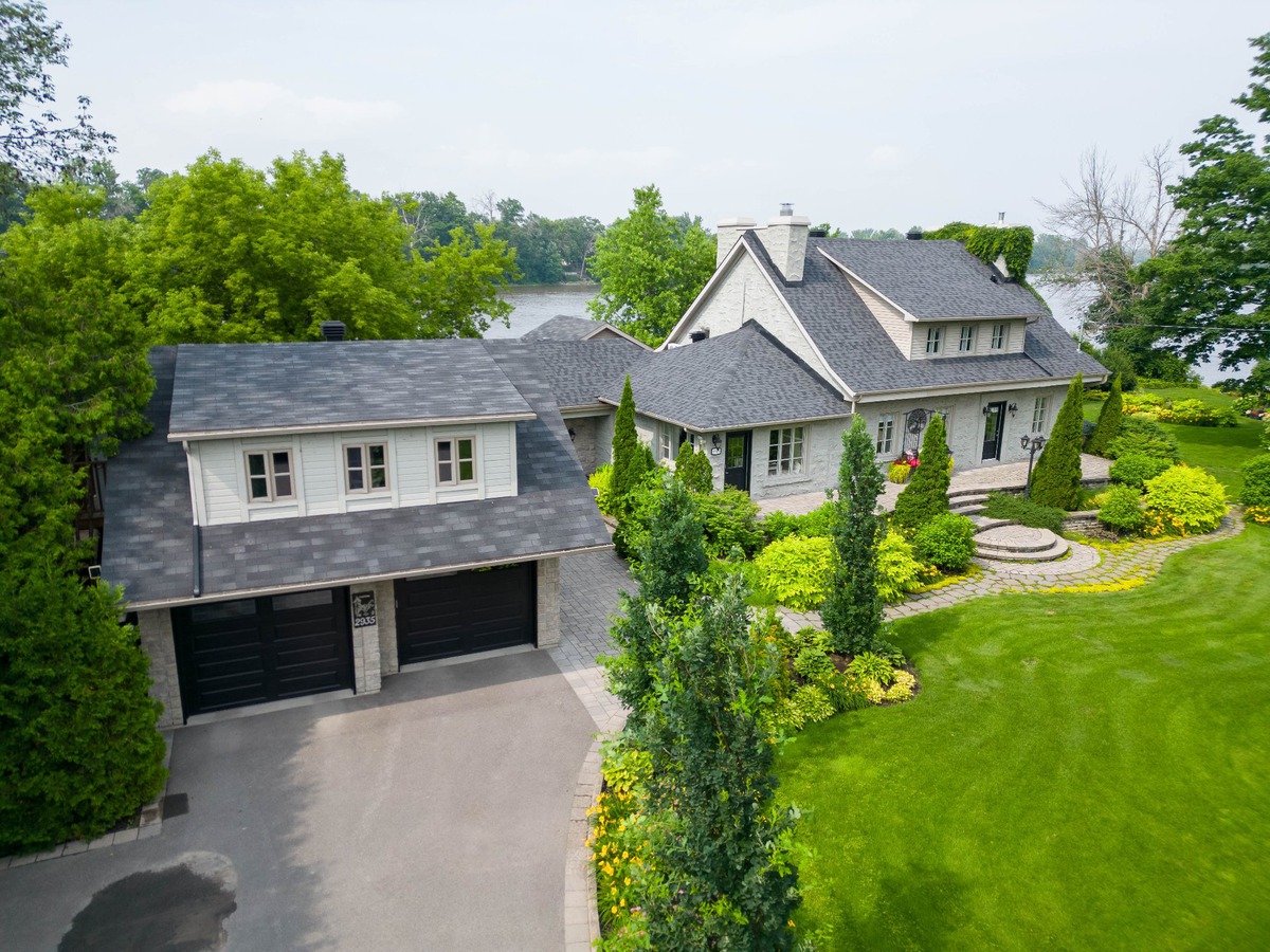 Maison à étages à vendre 2935 Boul. des MilleÎles Laval (SaintFrançois)