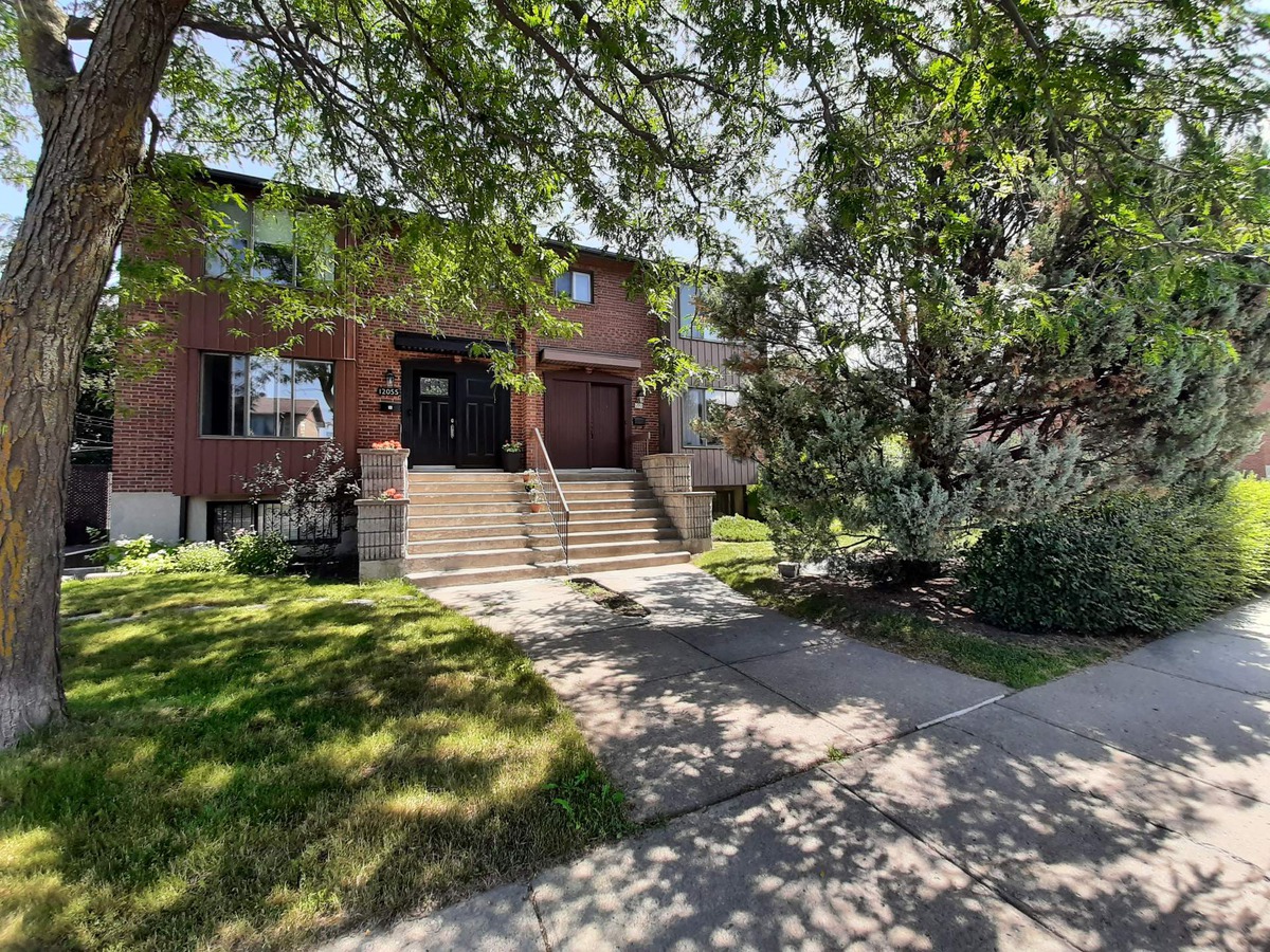 VENDU Maison à étages à vendre 12053 Av. CamilleTessier Montréal