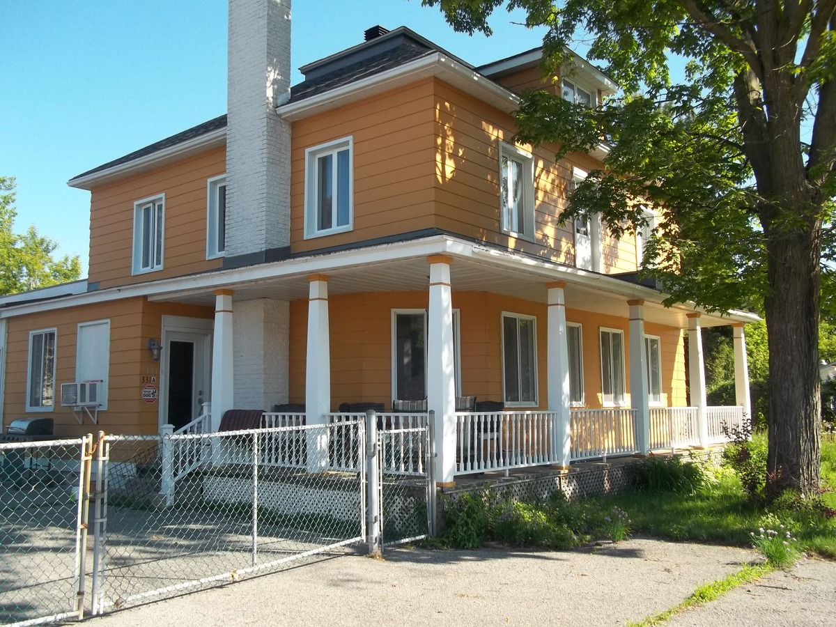 Maison à étages à vendre 331 331A Rue NotreDame Lanoraie